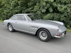Image 1/26 of Ferrari 330 GT 2+2 (1966)