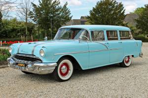 Image 2/37 of Pontiac Chieftain (1956)