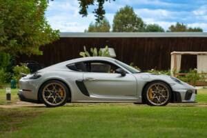 Image 11/100 of Porsche 718 Cayman GT4 RS Weissach (2024)