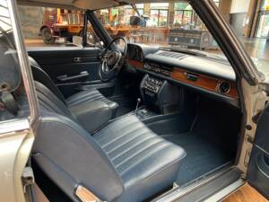 Image 28/41 de Mercedes-Benz 250 C (1970)