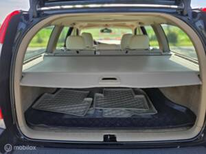Image 14/39 of Volvo V 70 2.4 (2006)