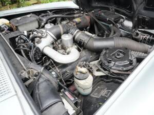 Image 16/20 of Bentley T 1 (1974)