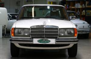 Bild 2/25 von Mercedes-Benz 280 E (1977)