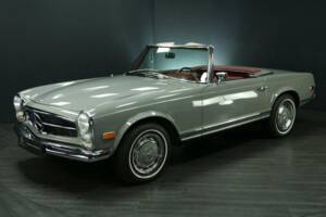 Immagine 3/50 di Mercedes-Benz 250 SL (1968)