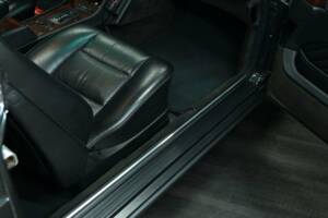 Immagine 20/50 di Mercedes-Benz 560 SEC (1990)