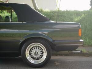 Bild 10/25 von BMW 320i (1990)