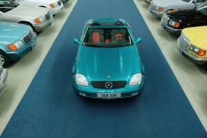 Immagine 3/50 di Mercedes-Benz SLK 230 Kompressor (1998)
