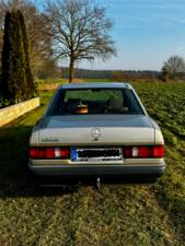 Image 4/12 of Mercedes-Benz 190 E 2.0 (1992)