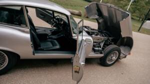 Bild 74/81 von Jaguar E-Type V12 (2+2) (1971)