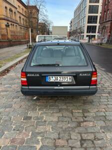 Image 4/21 of Mercedes-Benz 300 TE 4-Matic (1992)