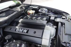 Image 16/21 de BMW 320i (1994)