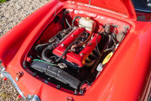 Image 42/60 of Alfa Romeo Giulia 1600 Spider (1963)