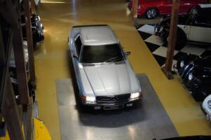 Image 18/27 of Mercedes-Benz 500 SLC (1980)
