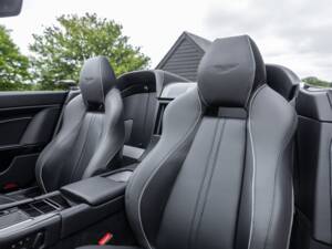 Afbeelding 56/75 van Aston Martin V12 Vantage AMR Roadster (2018)