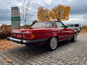 Image 9/22 de Mercedes-Benz 560 SL (1986)