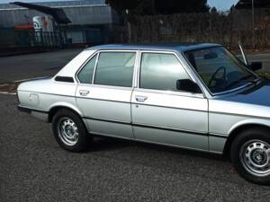 Image 3/8 of BMW 520/6 (1981)