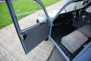 Image 15/38 de Citroën 2 CV 6 (1988)