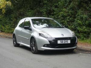 Bild 1/18 von Renault Clio Gordini R.S. (2010)