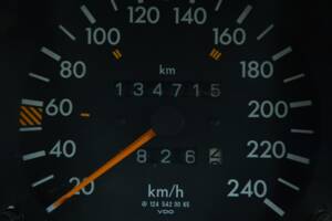 Image 40/63 of Mercedes-Benz 220 E (1993)