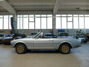 Image 34/43 of Peugeot 504 Convertible (1971)