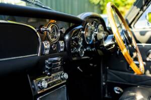 Bild 34/43 von Aston Martin DB 6 Vantage (1967)