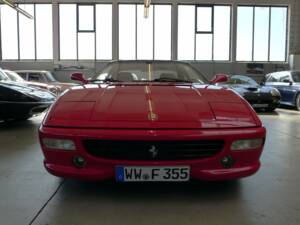 Afbeelding 23/41 van Ferrari F 355 Berlinetta (1995)