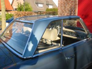 Image 3/38 de Mercedes-Benz 280 SL (1970)