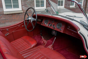 Image 15/24 of Jaguar XK 120 SE OTS (1954)