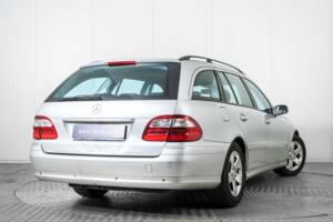 Bild 47/50 von Mercedes-Benz E 200 Kompressor T (2003)