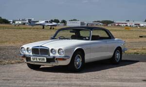 Bild 1/36 von Daimler Sovereign 4.2 (1976)