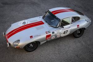 Immagine 3/50 di Jaguar E-Type 3.8 (1962)