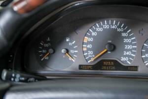 Image 20/50 of Mercedes-Benz CLK 430 (1999)