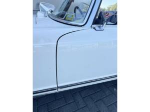 Image 20/50 of Mercedes-Benz 280 SL (1970)