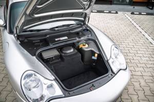 Afbeelding 18/73 van Porsche 911 Carrera 4S (2002)