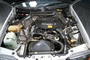 Afbeelding 38/50 van Mercedes-Benz 230 CE (1988)