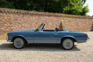 Image 13/50 of Mercedes-Benz 280 SL (1968)