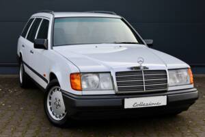 Immagine 18/18 di Mercedes-Benz 200 TE (1989)