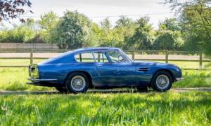 Afbeelding 2/50 van Aston Martin DB 6 (1967)