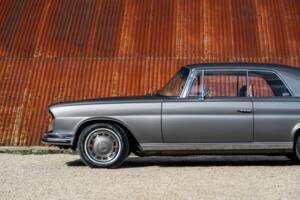 Image 12/37 of Mercedes-Benz 280 SE 3,5 (1970)