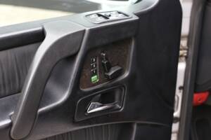 Image 33/64 of Mercedes-Benz G 400 CDI (LWB) (2004)