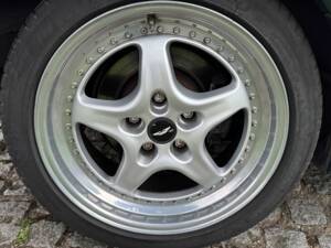 Image 25/44 of Aston Martin DB 7 Volante (1998)