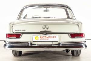 Image 19/54 of Mercedes-Benz 220 SE b (1963)
