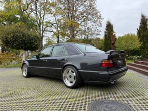 Bild 5/27 von Mercedes-Benz 500 E (1992)