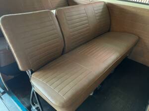 Bild 36/47 von Volkswagen T2b Kleinbus (1977)