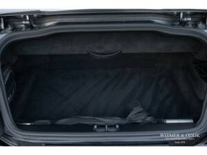 Image 37/41 de Aston Martin DB 11 Volante (2018)