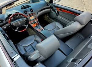 Image 17/39 of Mercedes-Benz SL 500 (2001)