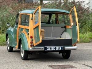 Image 16/26 of Morris Minor 1000 Traveller (1971)