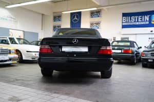 Image 31/36 of Mercedes-Benz E 320 (1995)