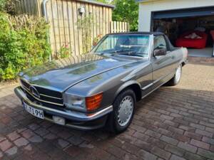Afbeelding 5/24 van Mercedes-Benz 560 SL (1986)