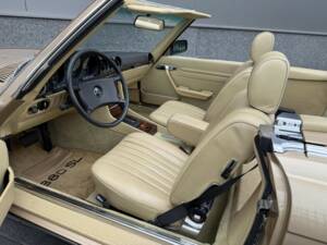 Obraz 31/50 pojazdu Mercedes-Benz 380 SL (1983)